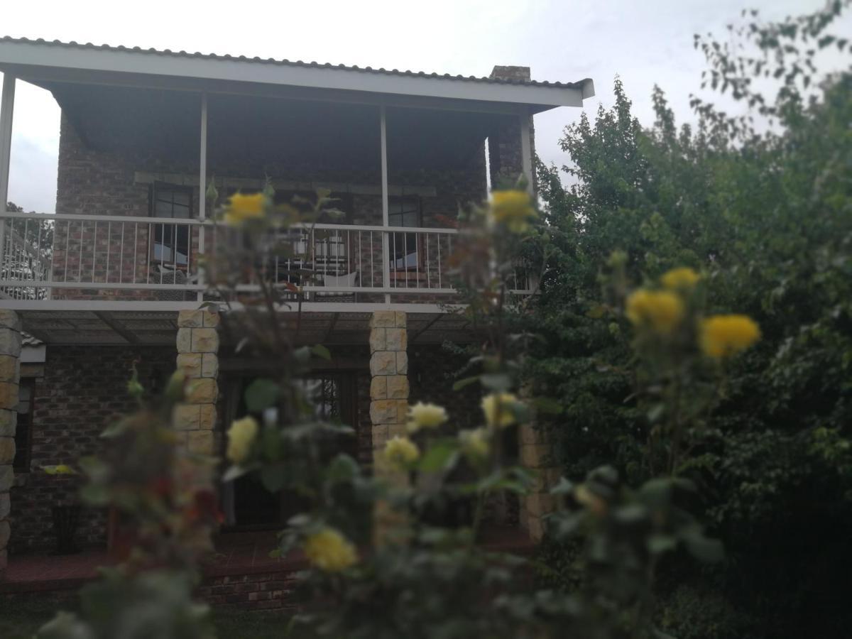 Clarens Cottages Exterior photo
